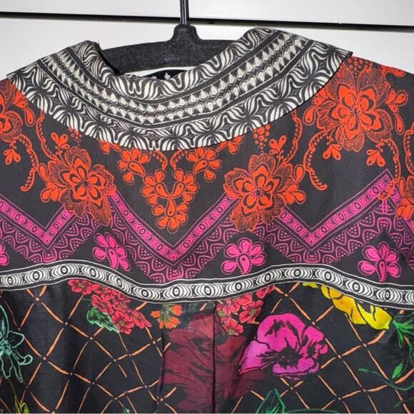 Alice + Olivia Rivera Ruffle-Sleeve Button-Down Top Small - Picture 8 of 8